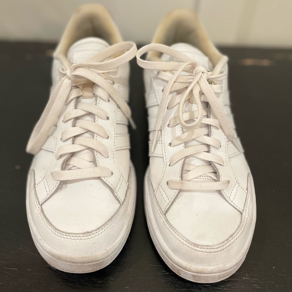 adidas Grand Court SE white lace up sneaker